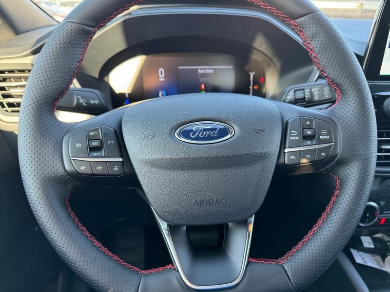 Ford Escape Vehicle Full-screen Gallery Image 20