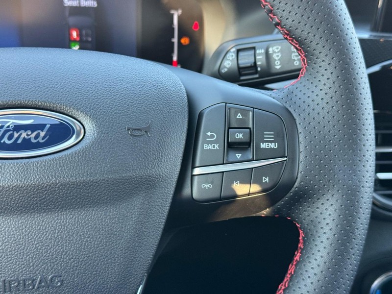 Ford Escape Vehicle Full-screen Gallery Image 22