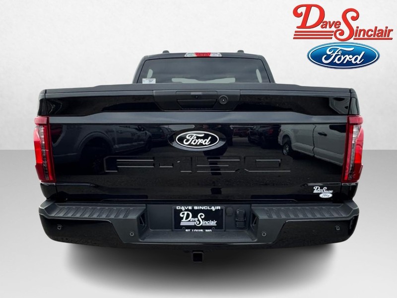 Ford F-150 Vehicle Full-screen Gallery Image 08