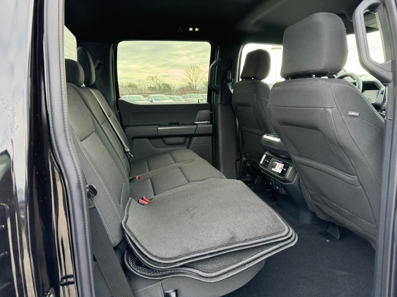 Ford F-150 Vehicle Full-screen Gallery Image 13