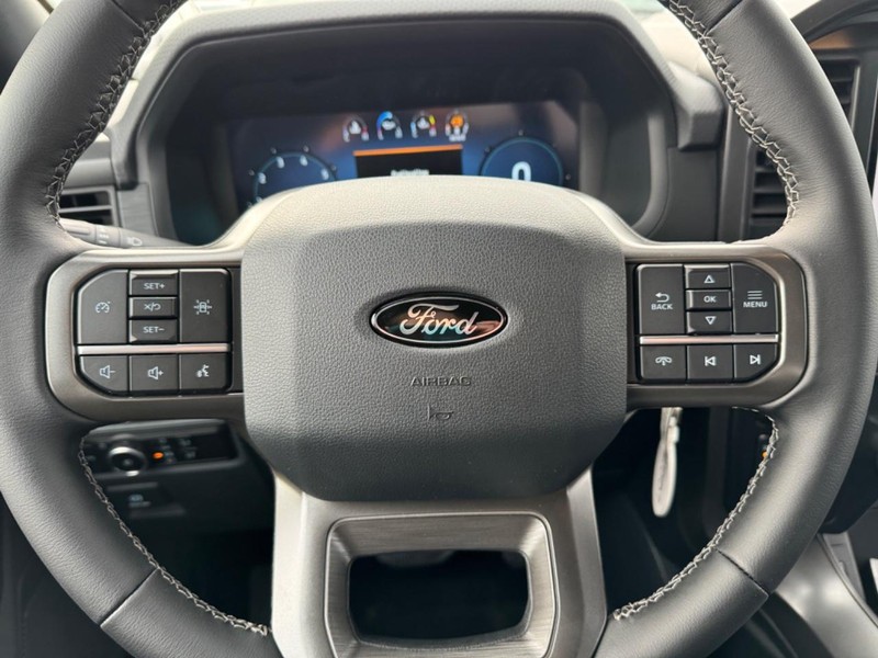 Ford F-150 Vehicle Full-screen Gallery Image 21