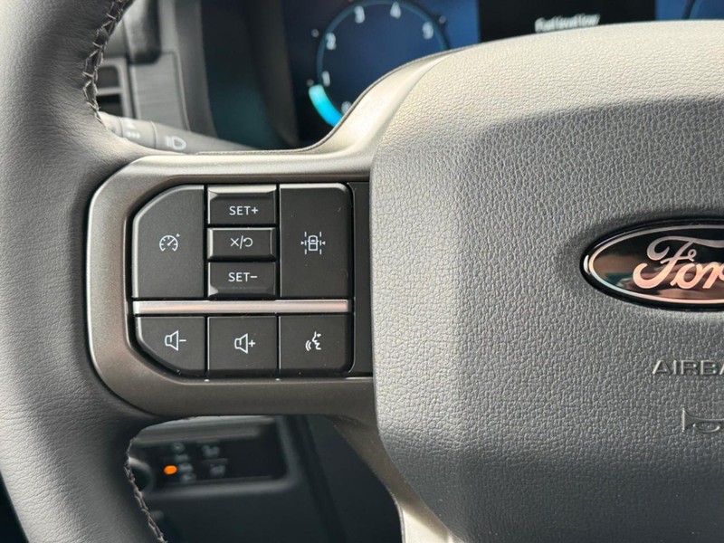 Ford F-150 Vehicle Full-screen Gallery Image 22
