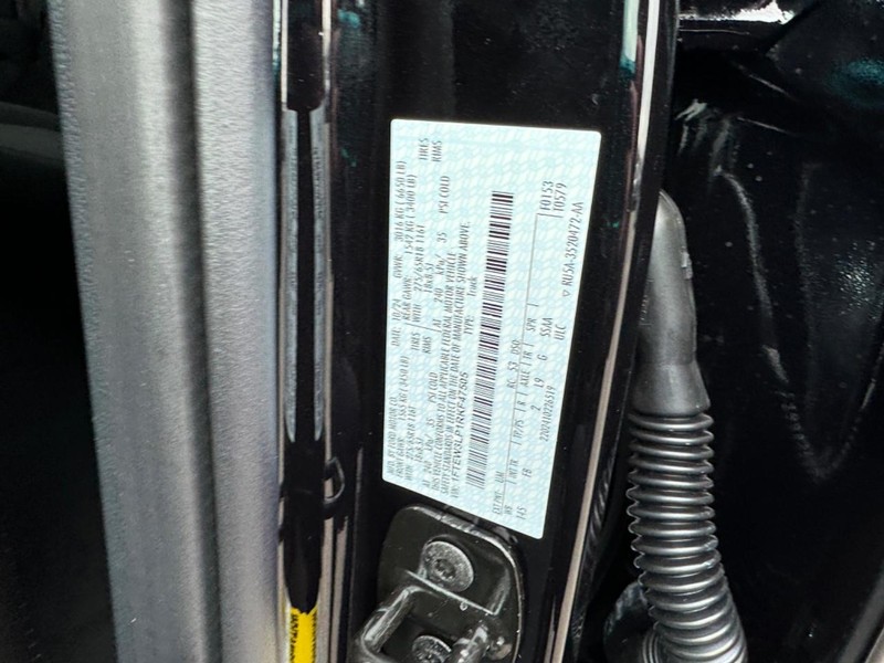 Ford F-150 Vehicle Full-screen Gallery Image 27
