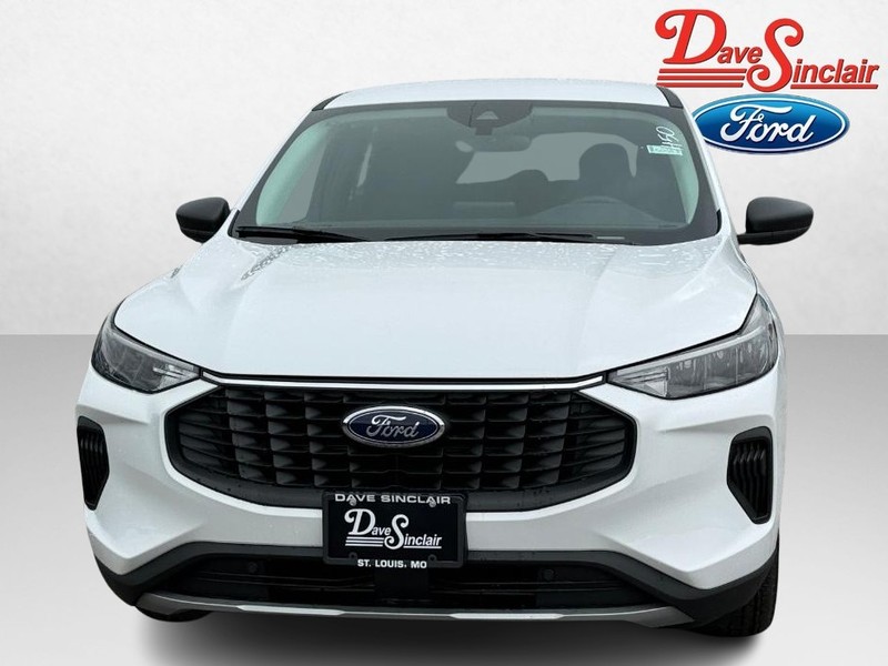 Ford Escape Vehicle Full-screen Gallery Image 02