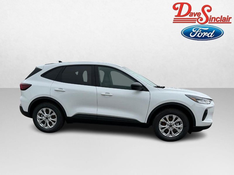 Ford Escape Vehicle Full-screen Gallery Image 05