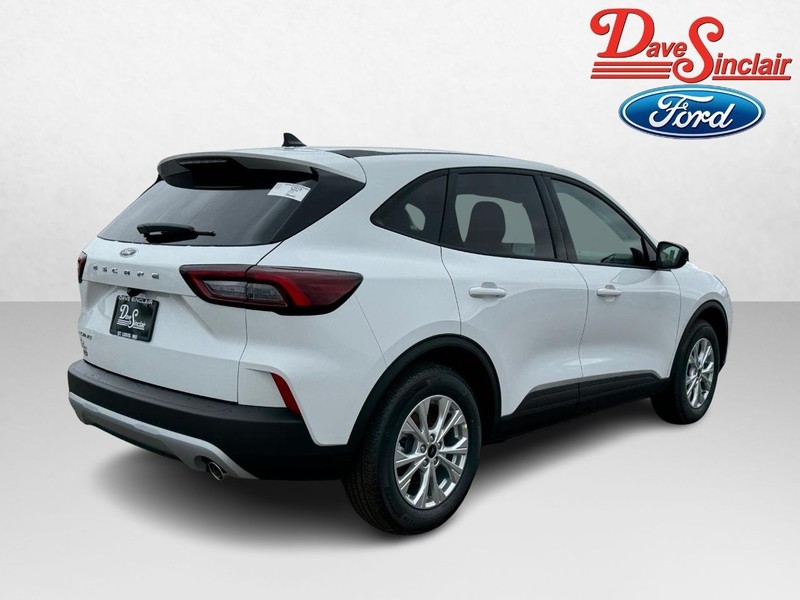 Ford Escape Vehicle Full-screen Gallery Image 07