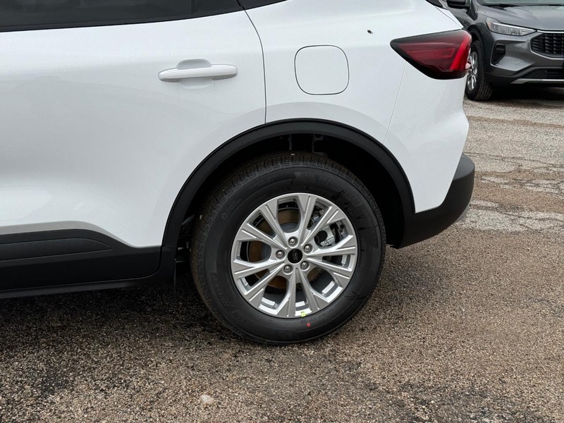 Ford Escape Vehicle Full-screen Gallery Image 11