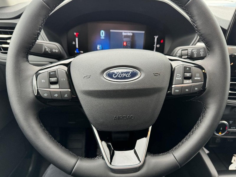 Ford Escape Vehicle Full-screen Gallery Image 20