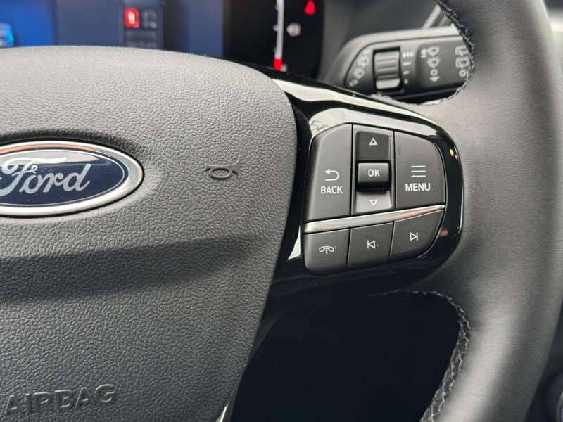 Ford Escape Vehicle Full-screen Gallery Image 22