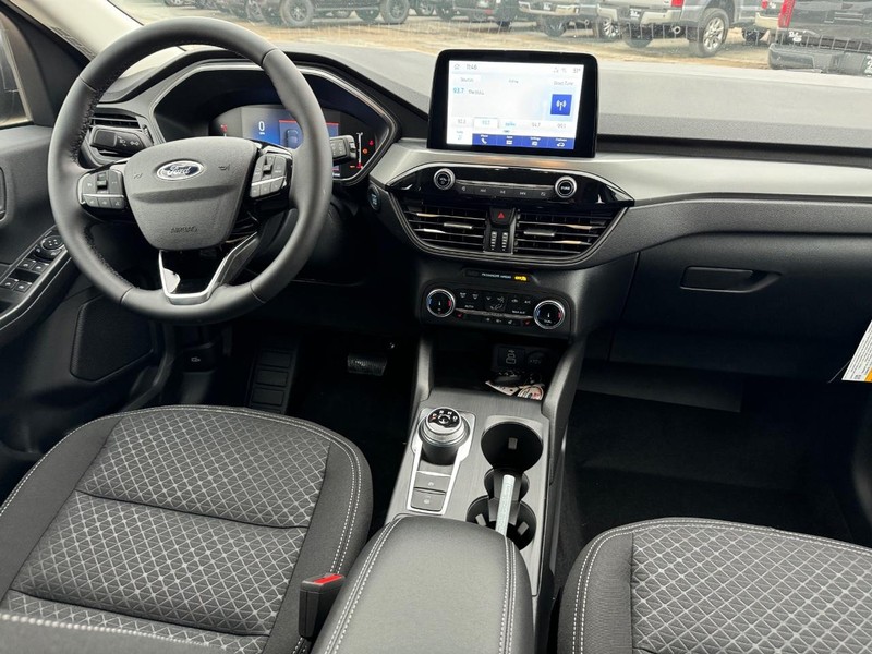 Ford Escape Vehicle Full-screen Gallery Image 14