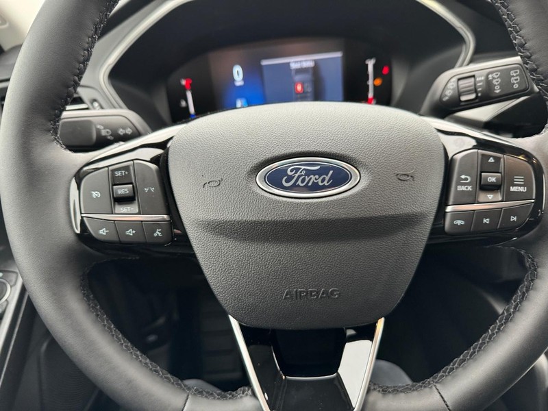 Ford Escape Vehicle Full-screen Gallery Image 20