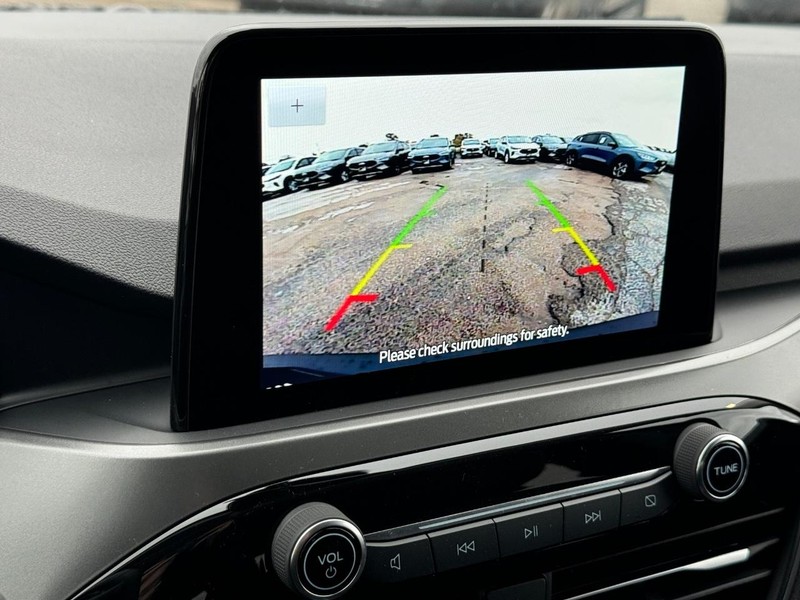 Ford Escape Vehicle Full-screen Gallery Image 24