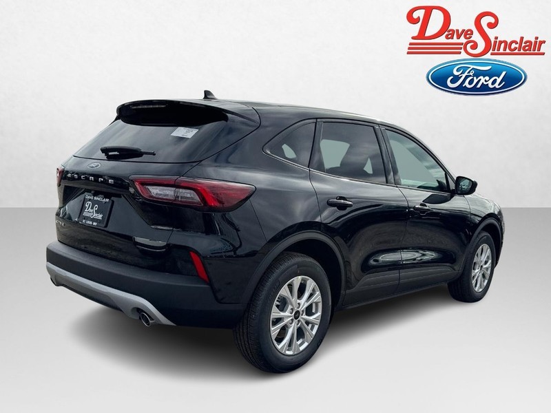 Ford Escape Vehicle Full-screen Gallery Image 07