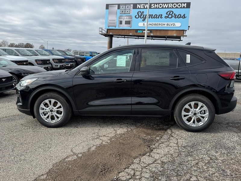 Ford Escape Vehicle Full-screen Gallery Image 11