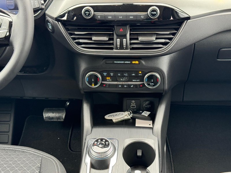 Ford Escape Vehicle Full-screen Gallery Image 17