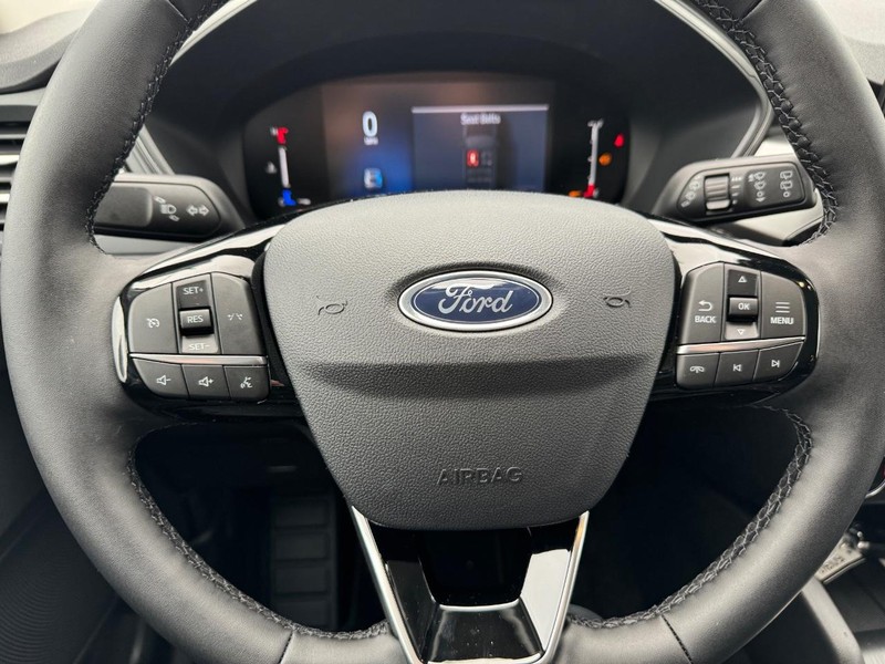 Ford Escape Vehicle Full-screen Gallery Image 21