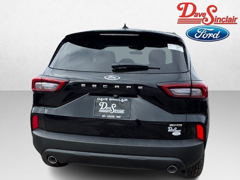 Ford Escape Vehicle Full-screen Gallery Image 08