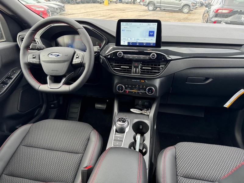 Ford Escape Vehicle Full-screen Gallery Image 14