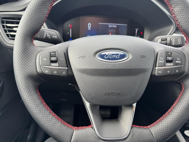 Ford Escape Vehicle Full-screen Gallery Image 20