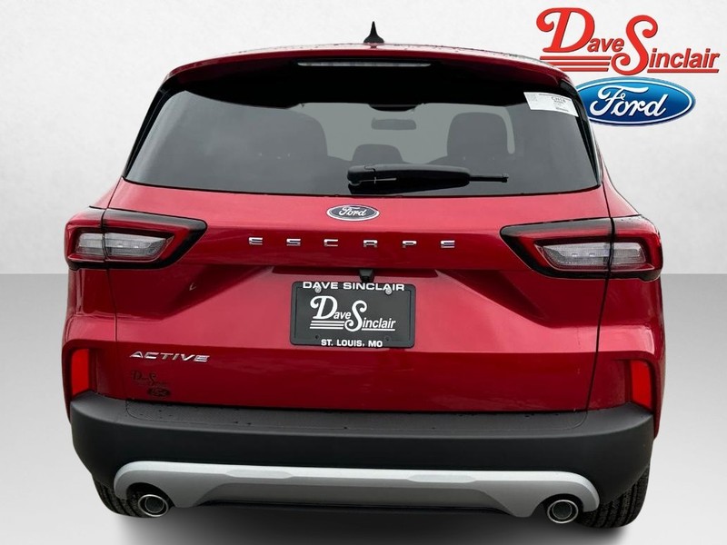 Ford Escape Vehicle Full-screen Gallery Image 08