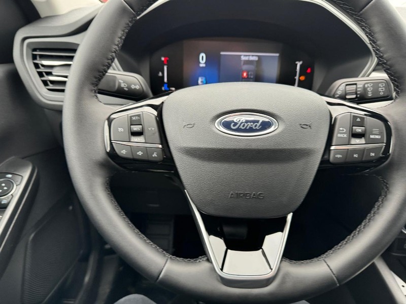 Ford Escape Vehicle Full-screen Gallery Image 19