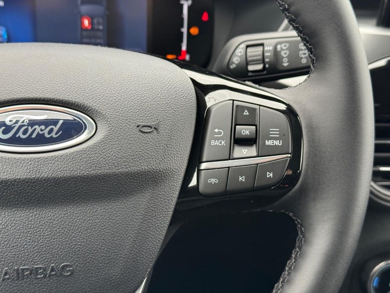 Ford Escape Vehicle Full-screen Gallery Image 21