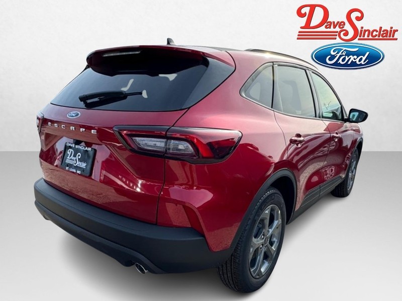 Ford Escape Vehicle Full-screen Gallery Image 07