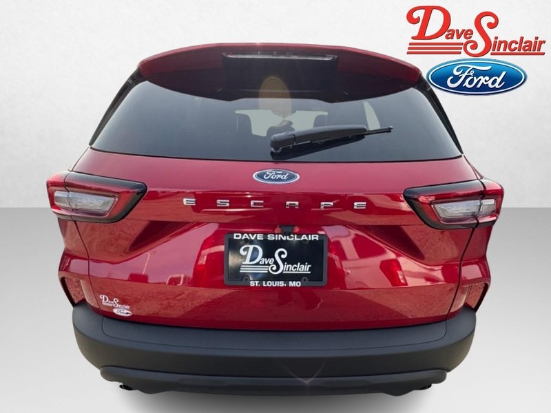 Ford Escape Vehicle Full-screen Gallery Image 08