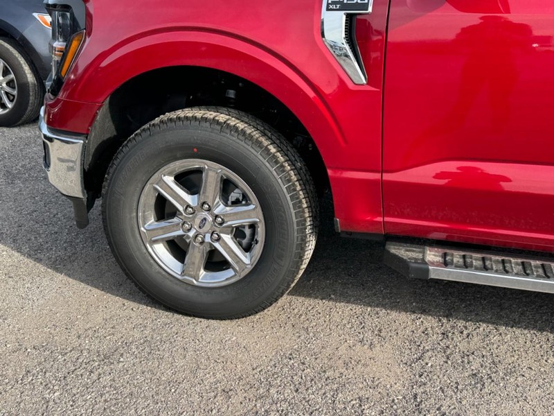 Ford F-150 Vehicle Full-screen Gallery Image 11