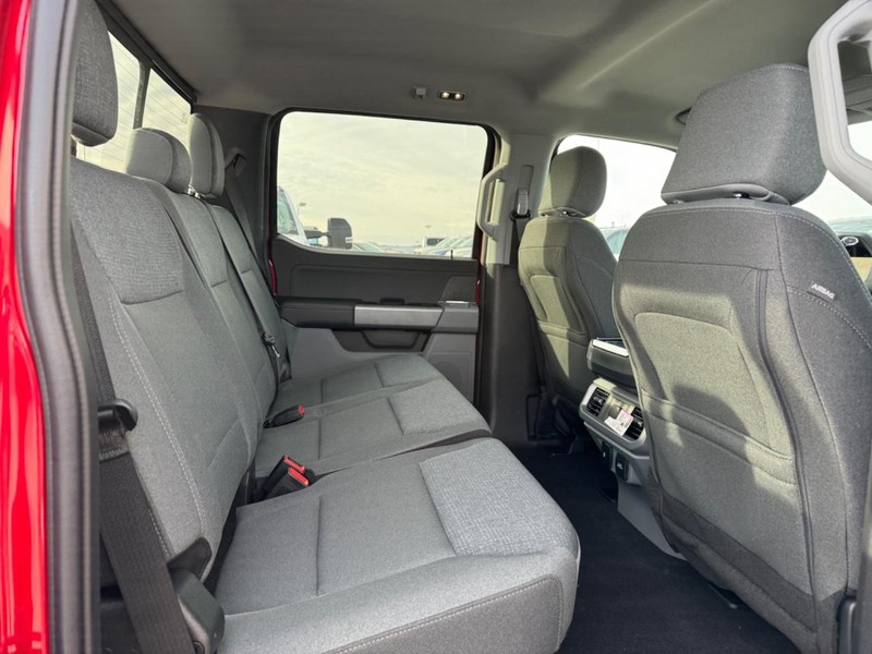 Ford F-150 Vehicle Full-screen Gallery Image 13