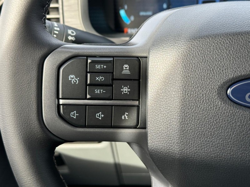 Ford F-150 Vehicle Full-screen Gallery Image 20