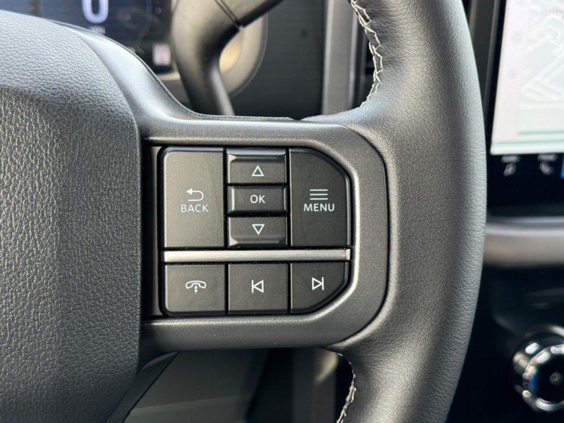 Ford F-150 Vehicle Full-screen Gallery Image 21