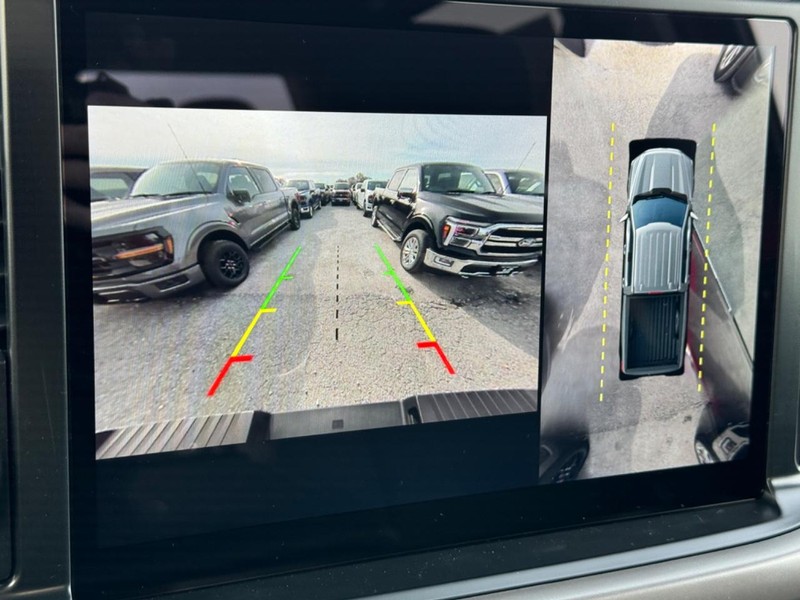 Ford F-150 Vehicle Full-screen Gallery Image 24