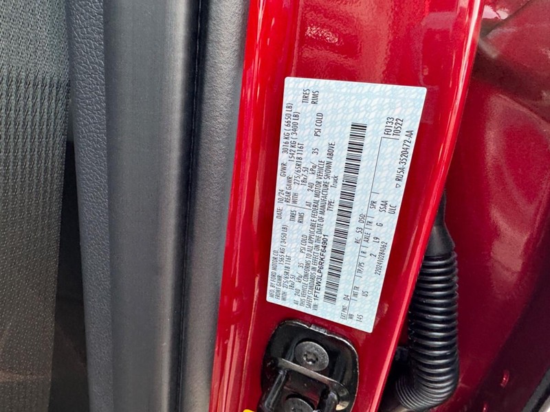 Ford F-150 Vehicle Full-screen Gallery Image 25
