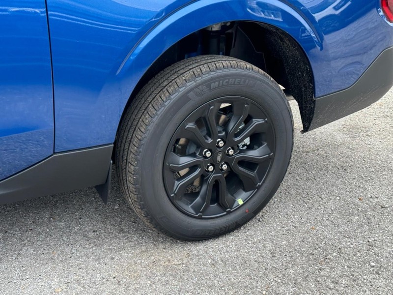 Ford Maverick Vehicle Full-screen Gallery Image 11