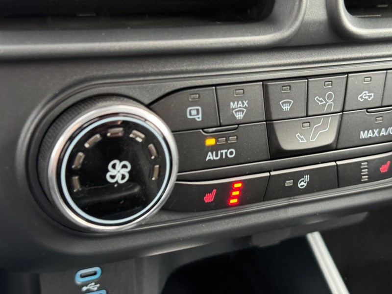 Ford Maverick Vehicle Full-screen Gallery Image 22
