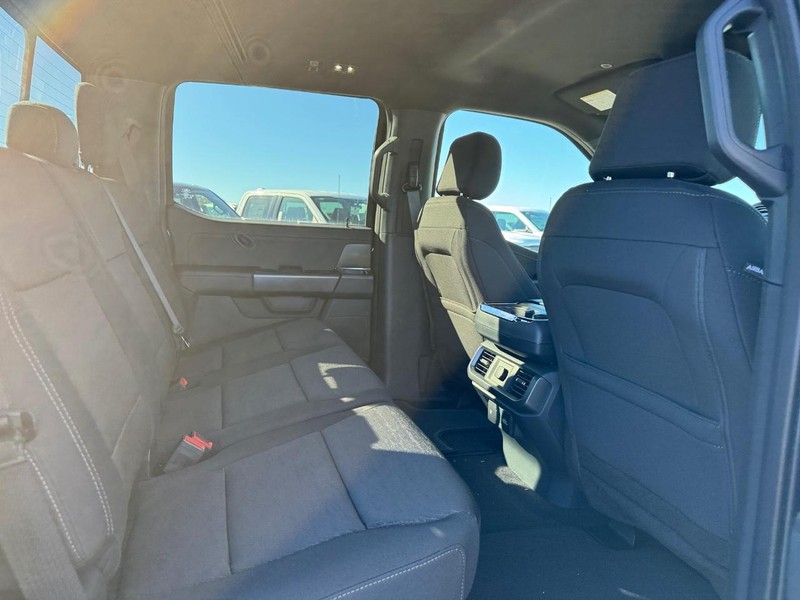 Ford F-150 Vehicle Full-screen Gallery Image 13