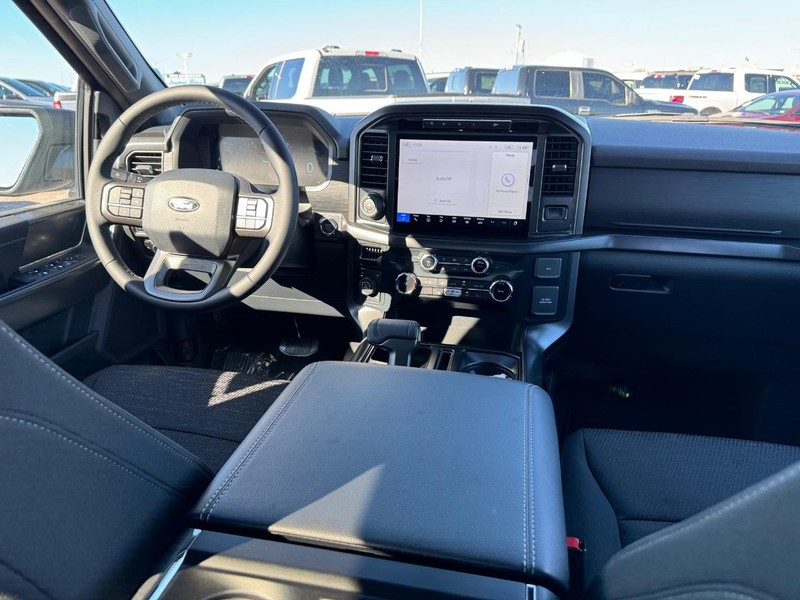 Ford F-150 Vehicle Full-screen Gallery Image 14