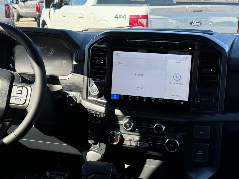 Ford F-150 Vehicle Full-screen Gallery Image 16