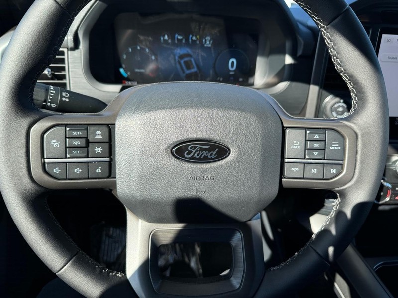 Ford F-150 Vehicle Full-screen Gallery Image 20