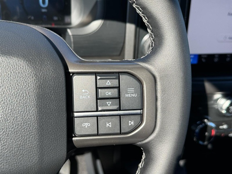 Ford F-150 Vehicle Full-screen Gallery Image 22