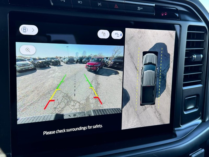 Ford F-150 Vehicle Full-screen Gallery Image 25