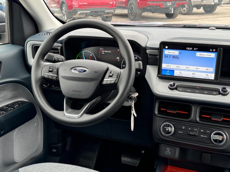 Ford Maverick Vehicle Full-screen Gallery Image 15