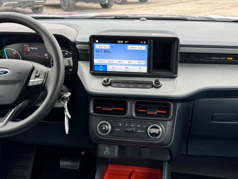 Ford Maverick Vehicle Full-screen Gallery Image 16