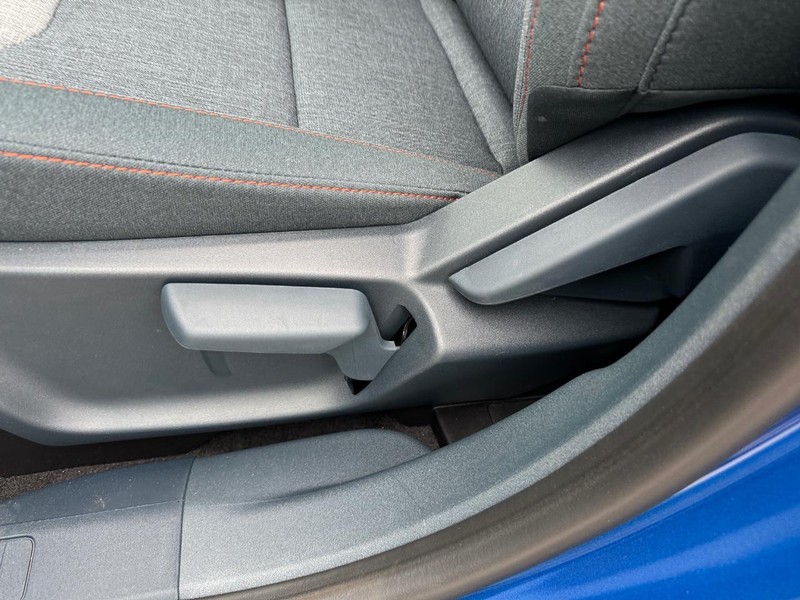 Ford Maverick Vehicle Full-screen Gallery Image 18