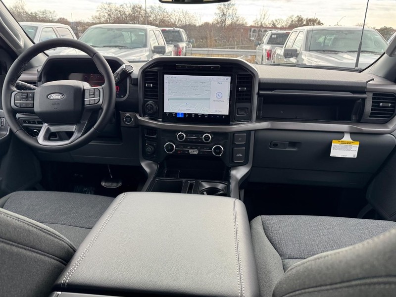 Ford F-150 Vehicle Full-screen Gallery Image 14