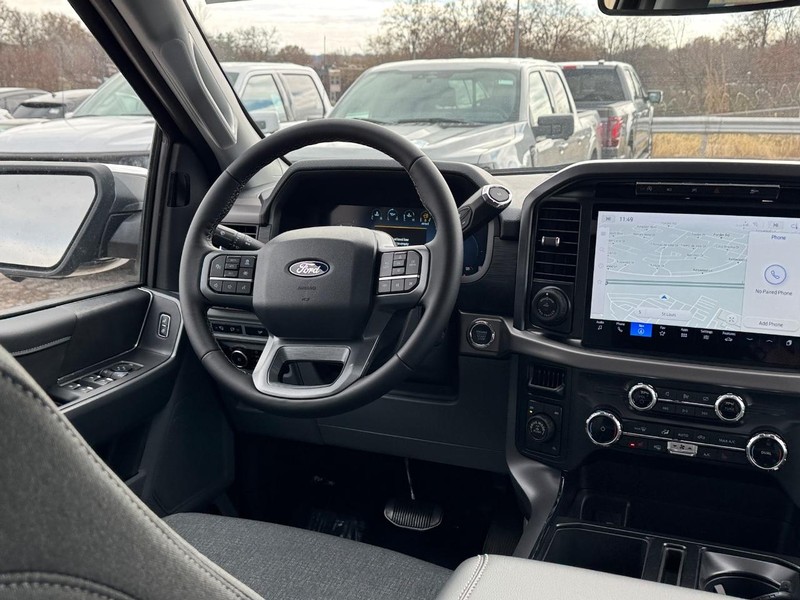 Ford F-150 Vehicle Full-screen Gallery Image 15