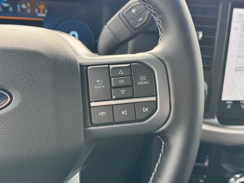 Ford F-150 Vehicle Full-screen Gallery Image 22