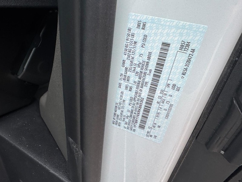 Ford Transit Cargo Van Vehicle Full-screen Gallery Image 23