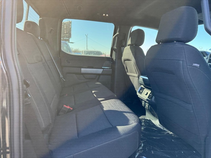 Ford F-150 Vehicle Full-screen Gallery Image 13